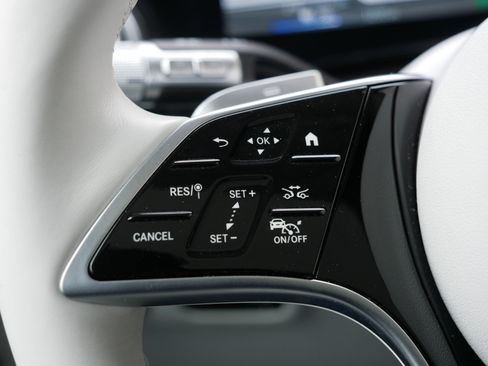 Used 2023 Mercedes-Benz EQS 580 4MATIC SUV image 31