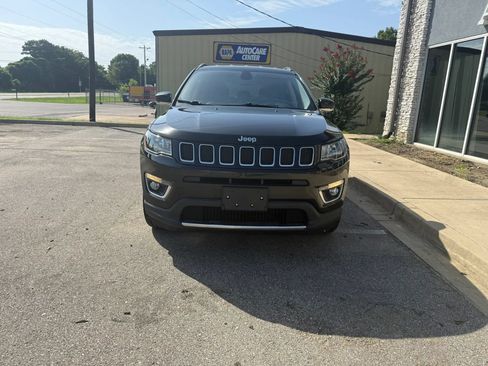 Used 2019 Jeep Compass Limited AWD/4WD image 3