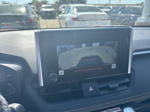 Used 2025 Toyota RAV4 LE image 9