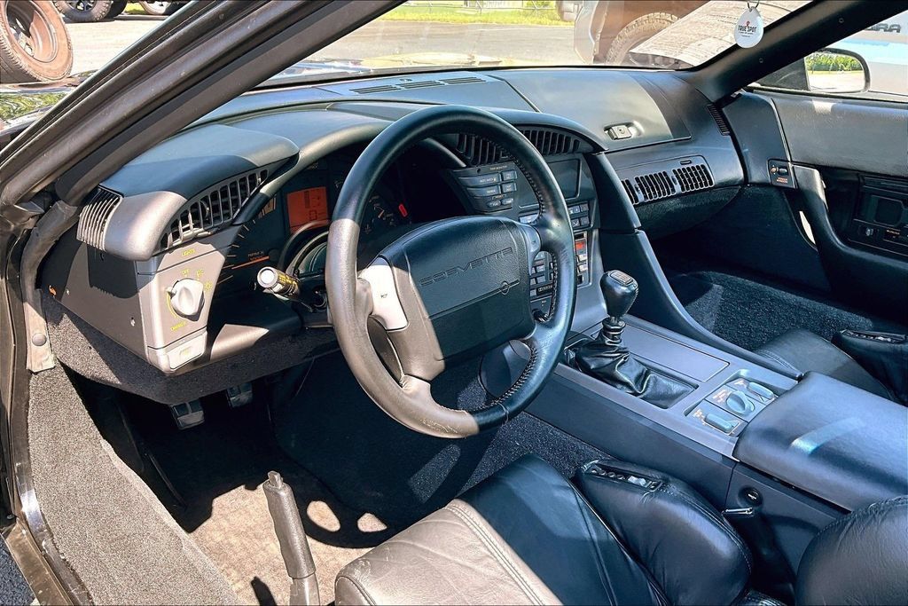 Used 1990 Chevrolet Corvette ZR-1 RWD image 17