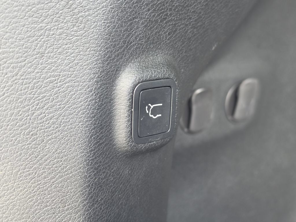 Certified 2019 Jeep Cherokee Limited FWD image 10