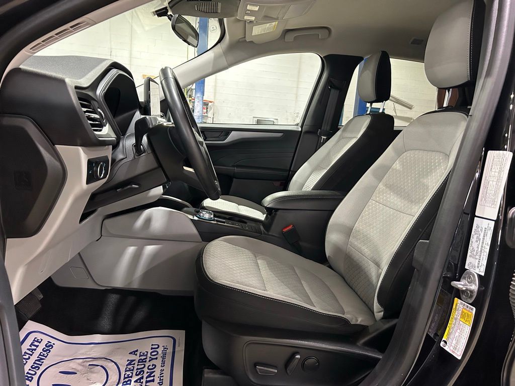 Used 2023 Ford Escape Active AWD/4WD image 18