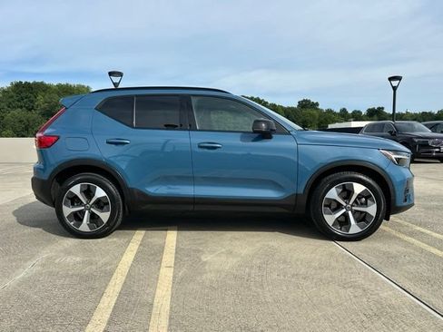 Certified 2023 Volvo XC40 B5 Ultimate w/ Climate Package AWD/4WD image 10