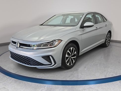 Used 2025 Volkswagen Jetta S image 1