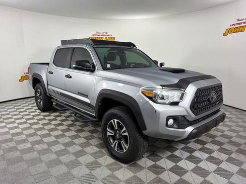 Used 2019 Toyota Tacoma TRD Sport image 8