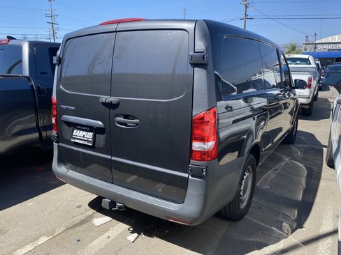 Used 2022 Mercedes-Benz Metris image 8