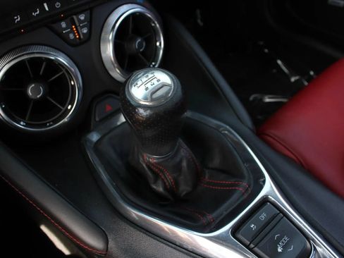 Used 2017 Chevrolet Camaro LT RWD image 23
