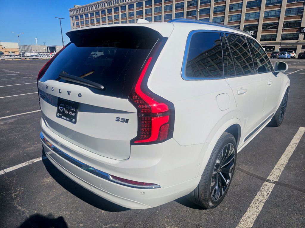 Certified 2025 Volvo XC90 B5 Plus AWD/4WD image 30