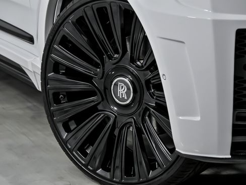 Used 2022 Rolls-Royce Cullinan image 4