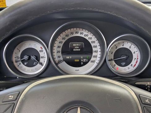 Used 2014 Mercedes-Benz E 350 Sedan image 3