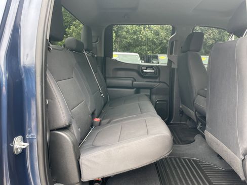 Used 2019 Chevrolet Silverado 1500 Custom w/ Custom Value Package image 18