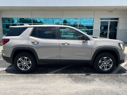 New 2026 GMC Terrain Elevation FWD image 3