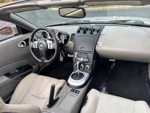 Used 2006 Nissan 350Z Touring image 38