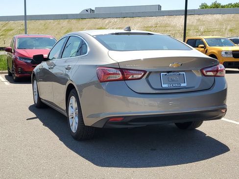 Used 2022 Chevrolet Malibu LT FWD image 2