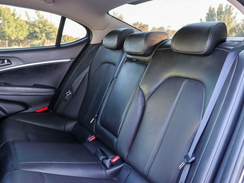 Used 2019 Genesis G70 2.0T Advanced image 16