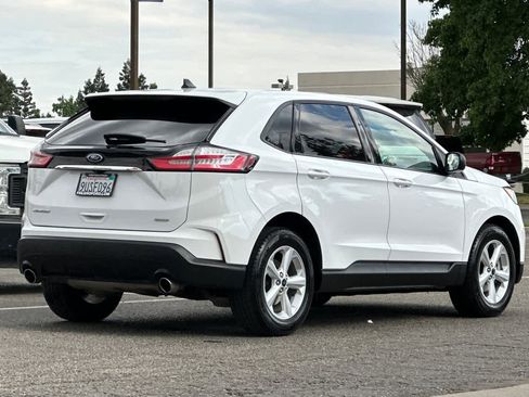 Used 2019 Ford Edge SE w/ Cargo Accessory Package FWD image 2