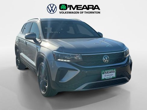 Used 2023 Volkswagen Taos SE w/ Black Wheel Package AWD/4WD image 7