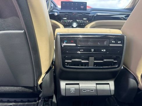 Used 2024 Acura MDX SH-AWD w/ Technology Package image 27