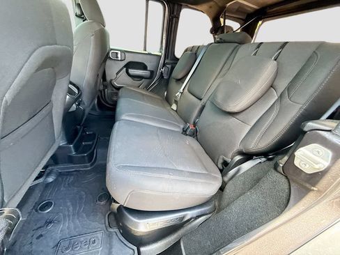 Used 2023 Jeep Wrangler Unlimited w/ Convenience Group AWD/4WD image 27