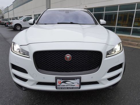 Used 2017 Jaguar F-PACE Premium image 2