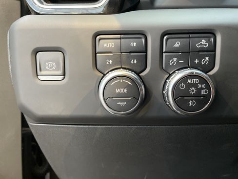 Used 2024 GMC Sierra 3500 Denali Ultimate AWD/4WD image 22