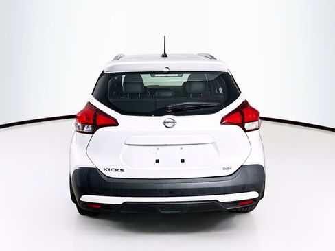 Used 2019 Nissan Kicks SR w/ SR Premium Package FWD image 29
