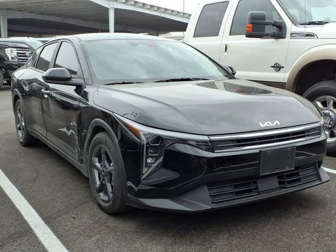 Certified 2025 Kia K4 FWD image 1