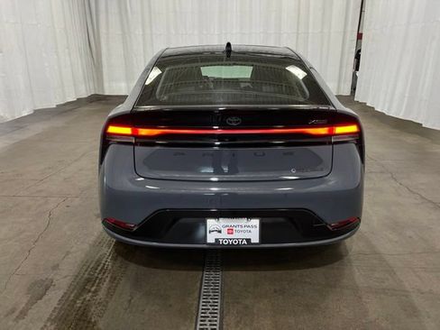 Certified 2024 Toyota Prius Prime Premium FWD image 5