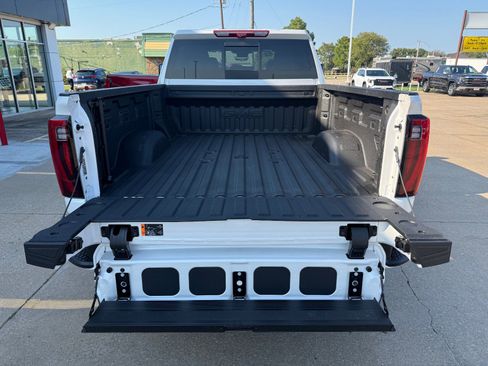 New 2025 GMC Sierra 2500 Denali w/ Denali Reserve Package image 5