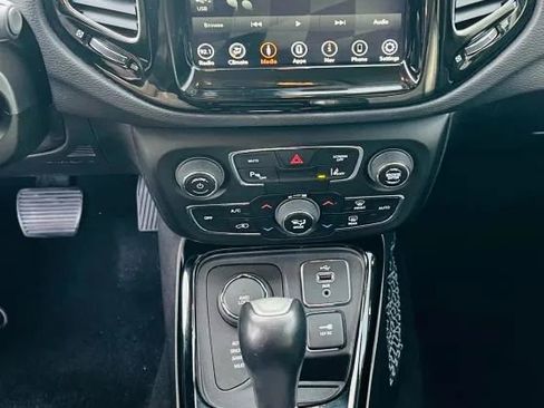 Used 2018 Jeep Compass Latitude w/ Popular Equipment Group image 14