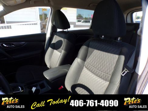 Used 2018 Nissan Rogue S image 22