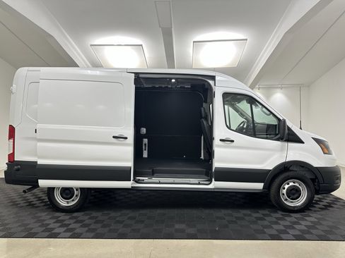 New 2025 Ford Transit 250 148 Medium Roof w/ Load Area Protection Package image 9