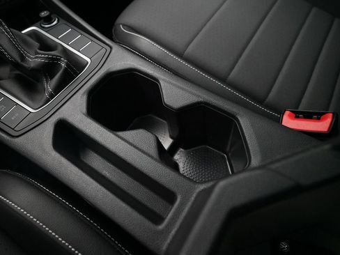 Used 2023 Volkswagen Jetta SE FWD image 16