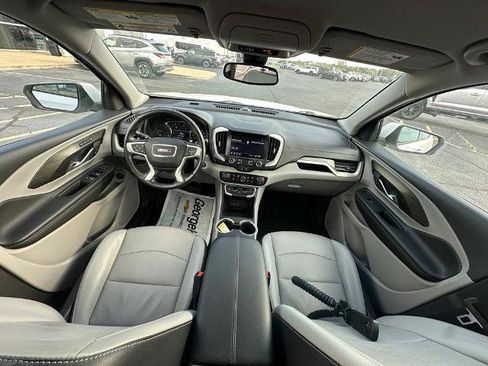 Used 2022 GMC Terrain SLT w/ LPO, Floor Liner Package FWD image 5