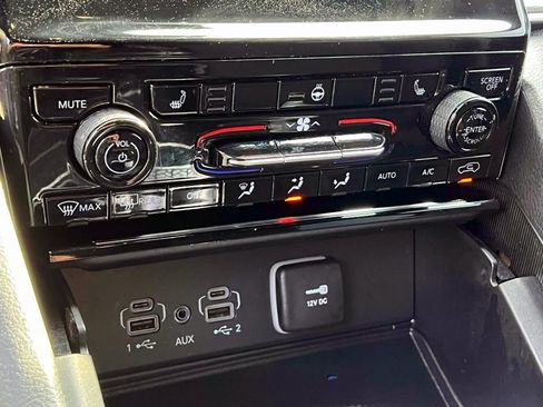 Certified 2024 Jeep Grand Cherokee Laredo X w/ Luxury Tech Group I AWD/4WD image 30