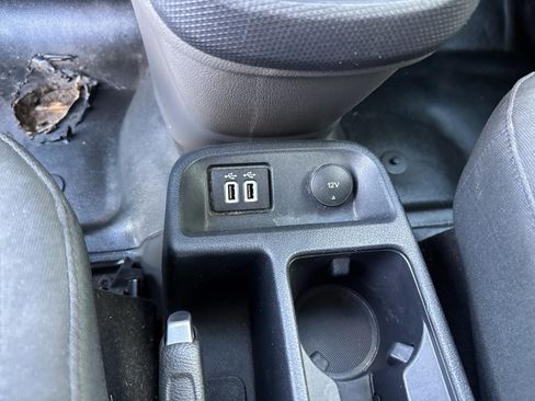 Used 2020 Ford Transit Connect XL image 32