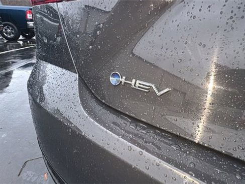 Used 2025 Toyota Camry LE image 31