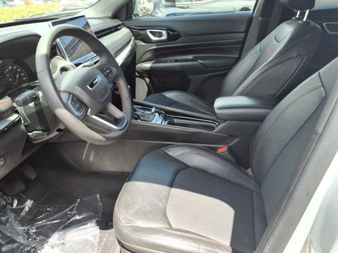 Used 2025 Jeep Compass Trailhawk AWD/4WD image 9