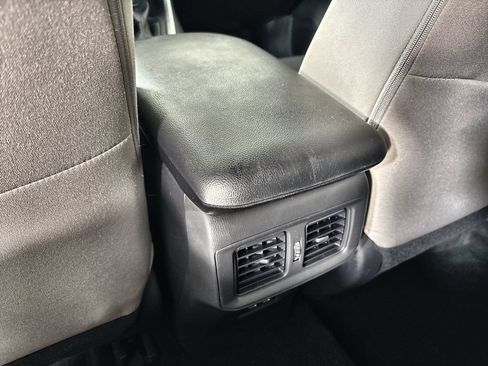 Used 2024 Toyota RAV4 XLE AWD/4WD image 22