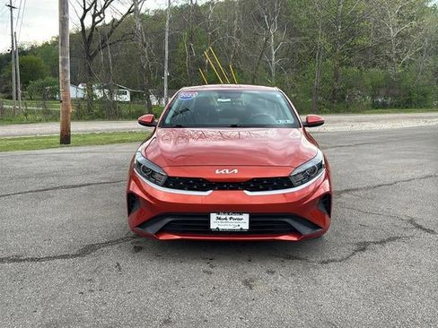 Used 2023 Kia Forte LXS w/ LXS Technology Package FWD image 2