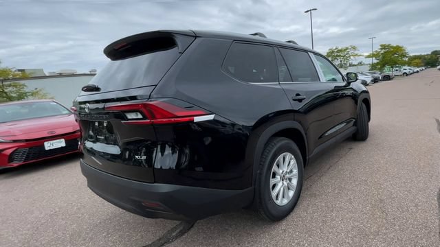 New 2026 Toyota Grand Highlander XLE FWD image 2