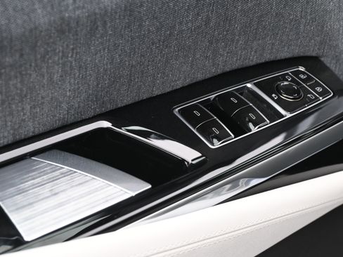 Used 2026 Cadillac Escalade ESV Platinum Sport w/ LPO, ONYX Package AWD/4WD image 15