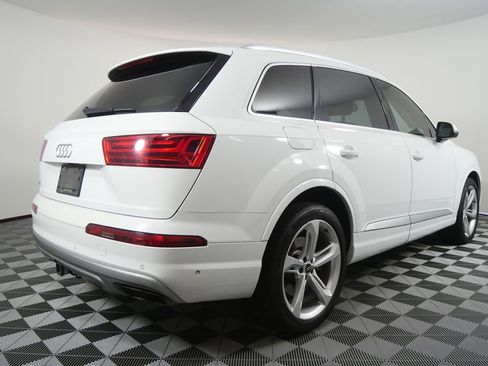 Used 2019 Audi Q7 3.0T Prestige AWD/4WD image 3