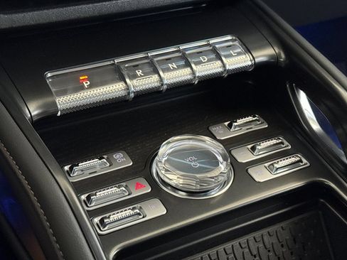 New 2026 Lincoln Nautilus Reserve AWD/4WD image 18