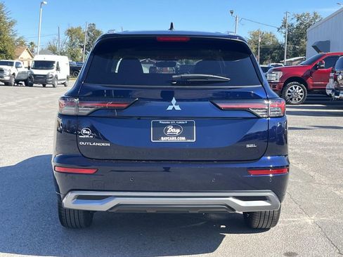 New 2026 Mitsubishi Outlander SEL FWD image 3
