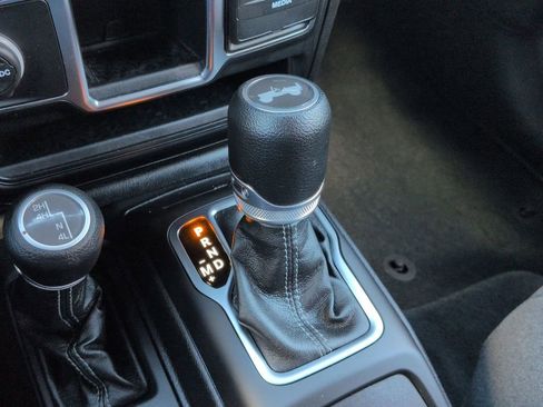 Used 2024 Jeep Wrangler Sport image 28