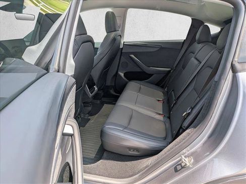 Used 2026 Tesla Model Y 2WD image 19
