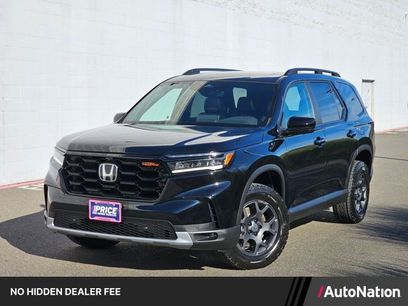 Used 2025 Honda Pilot TrailSport