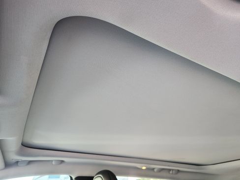 Used 2019 Jeep Cherokee Limited image 23