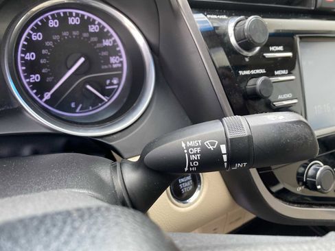 Used 2018 Toyota Camry LE w/ Moonroof Package image 21